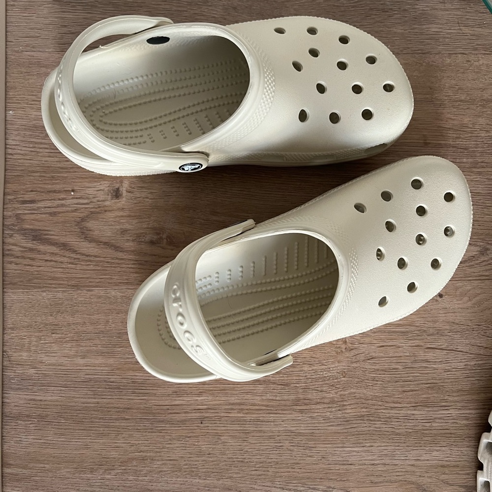 Crocs classic clogs